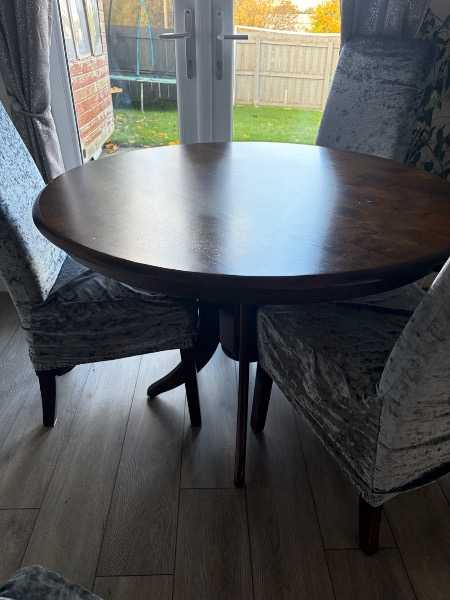 Dining table and 4 chairs