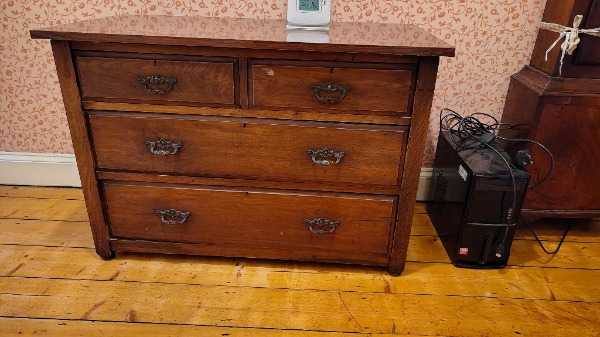 Chest of drawers