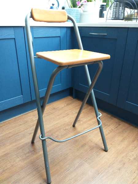 Freecycle: 'Perching'/Collapsible Stool