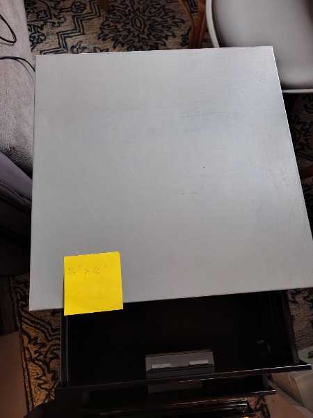 Small lockable filing cabinet