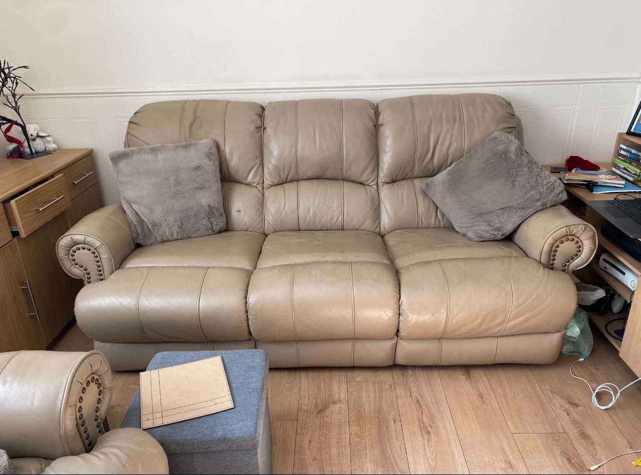 2 and 3 seater sofas, great condition.
