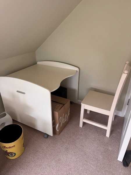Kids desk and chair