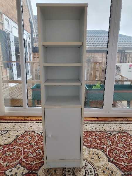 Bathroom standing cabinet