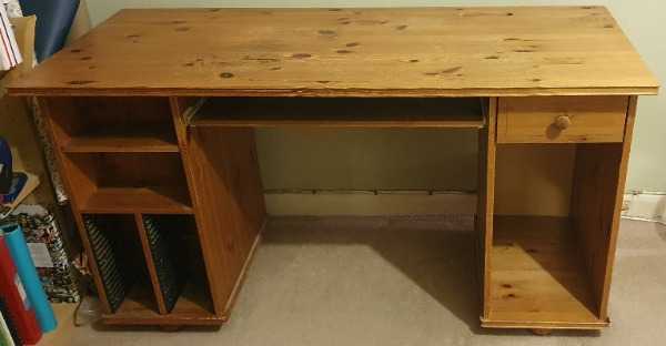 Desk - IKEA - good condition