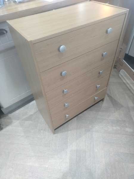 Chest of drawers