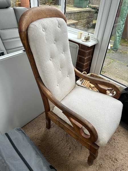 Antique chair for restoration or recovery - Reserved