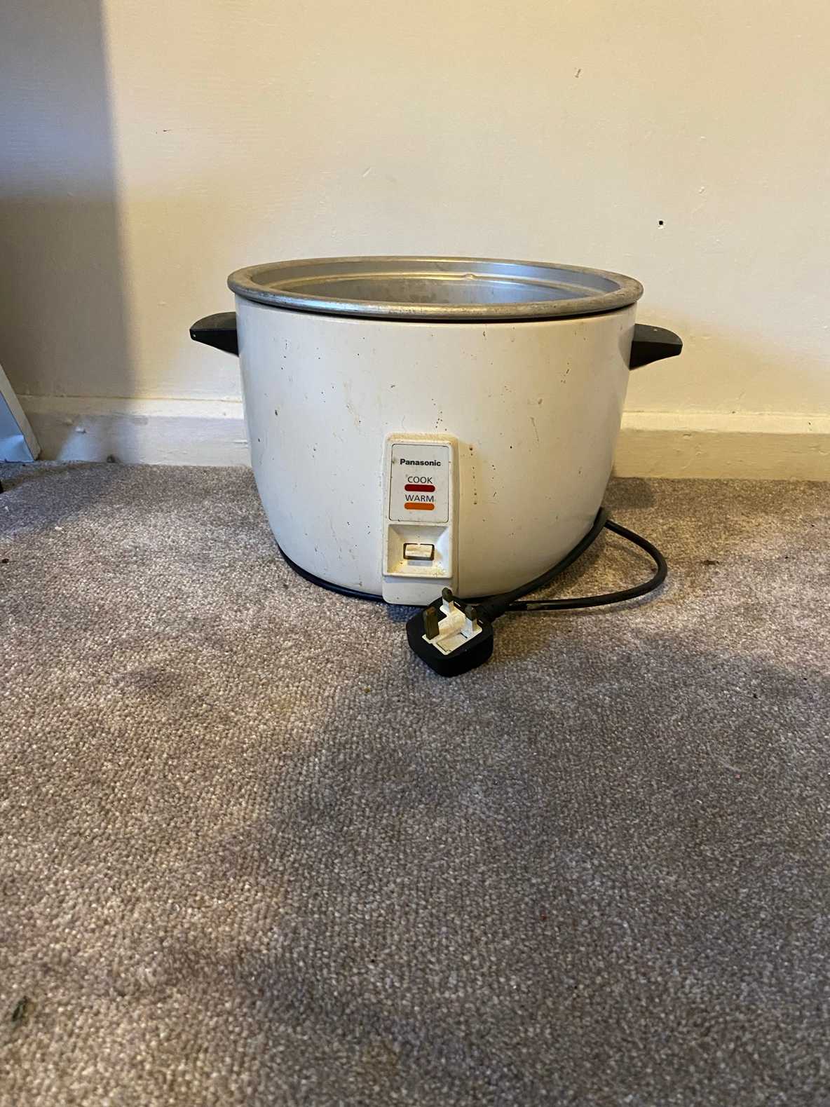Large rice cooker