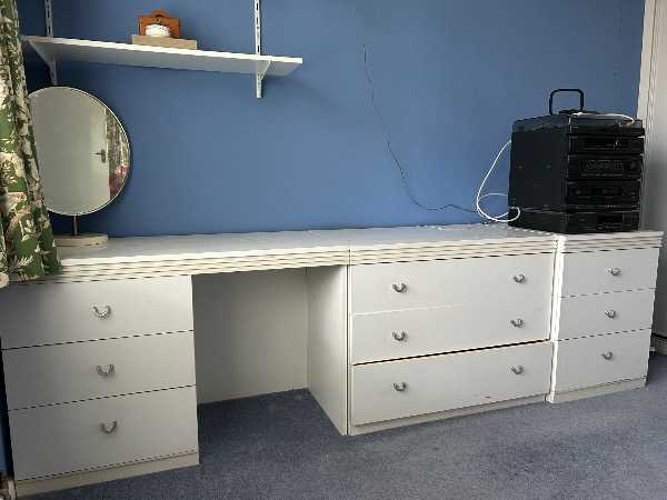 White Bedroom Furniture Set with Mirror