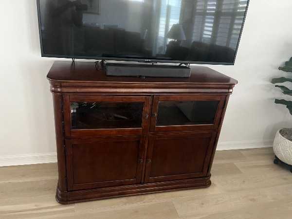 Freecycle: Tv console table