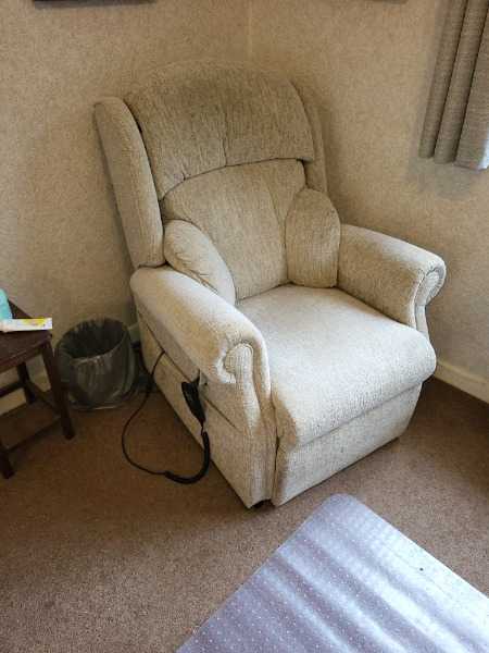 Reclining Motorised Chair