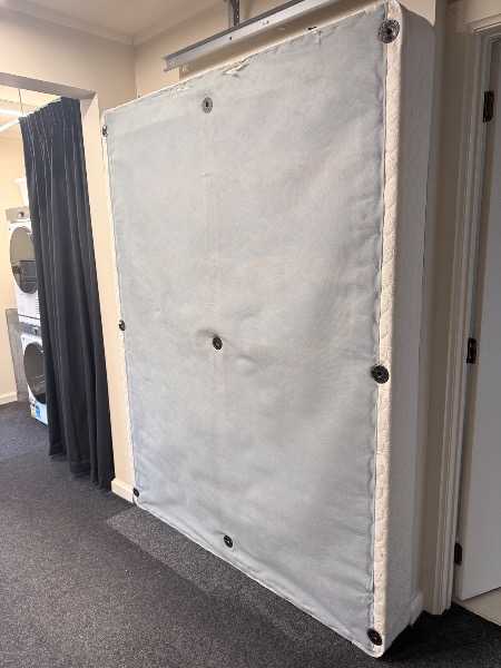 Free queen size bed base Parnell