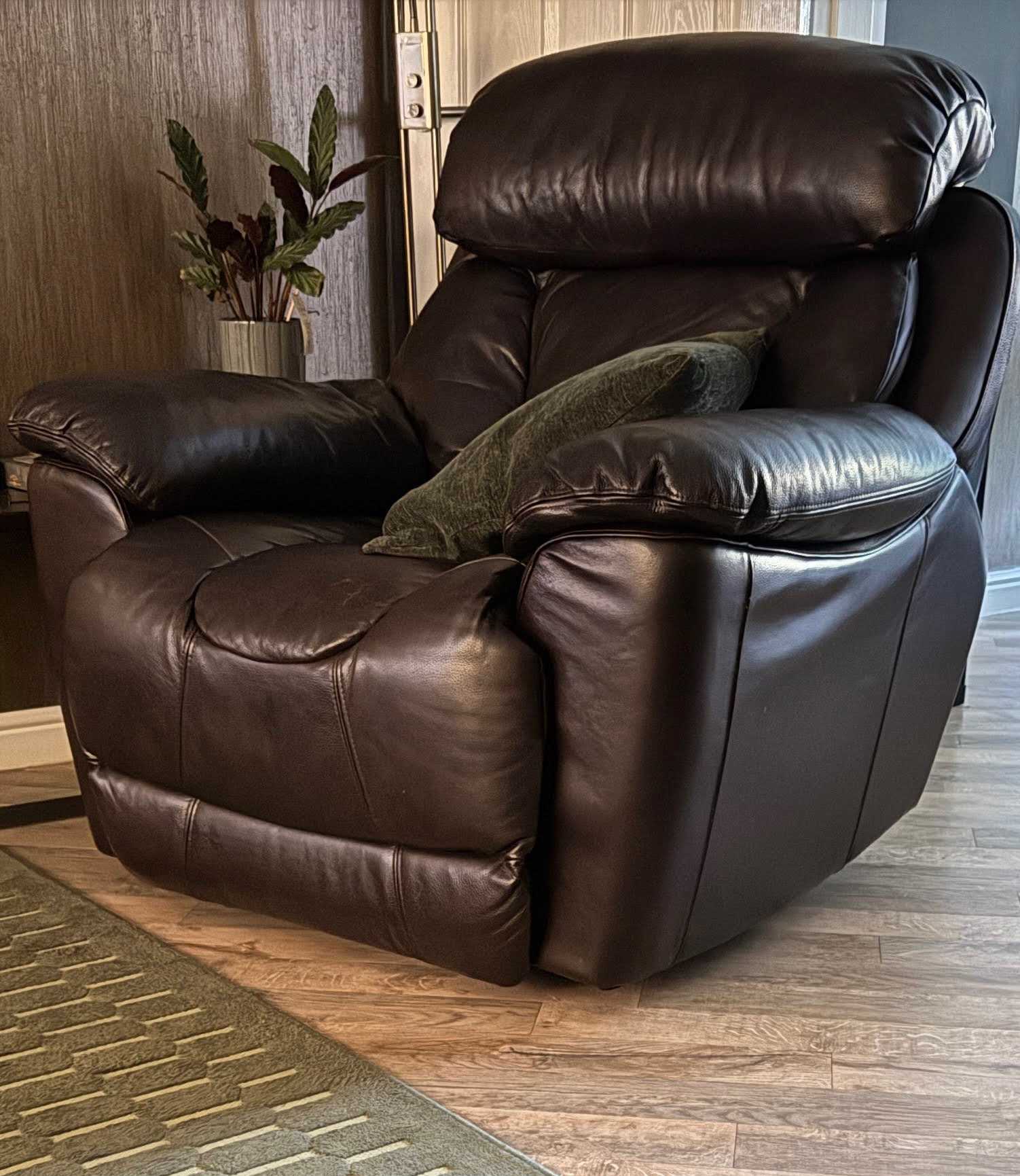 3 piece leather electric reclining armchairs and sofa