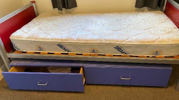 Underbed drawers