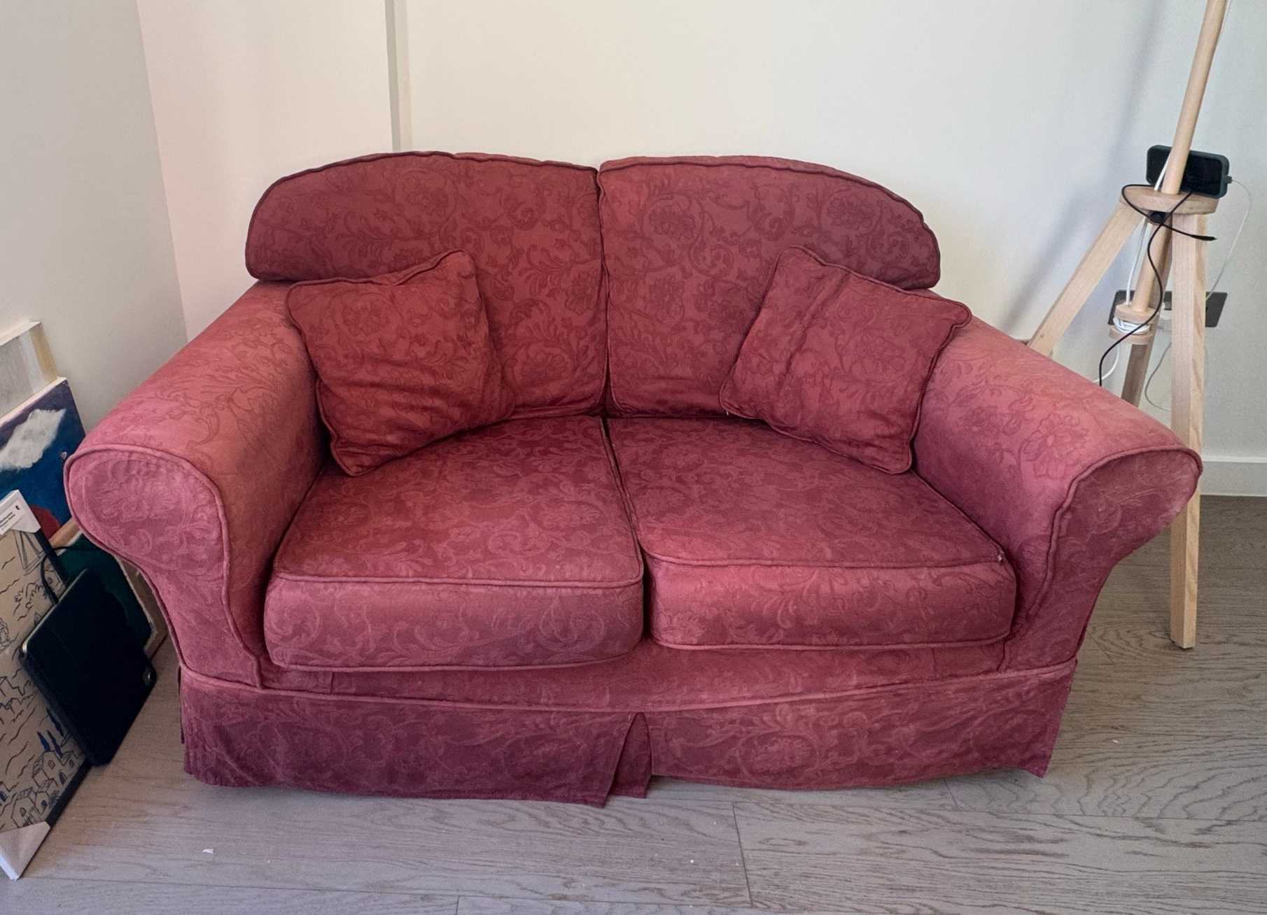 2 Seater Sofa + 2 cushions