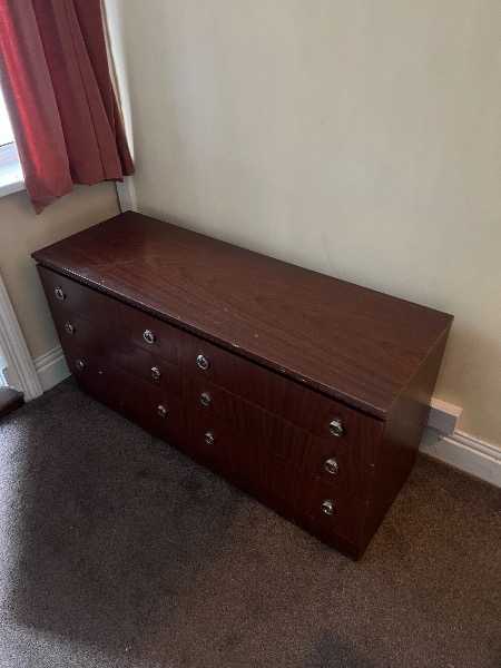 Chest of drawers