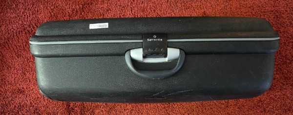 OFFER: Vintage Samsonite Oyster Hard Shell Suitcase (Black)