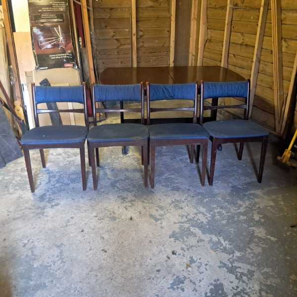 Dining Table, Extendable, Mahogany with four chairs.