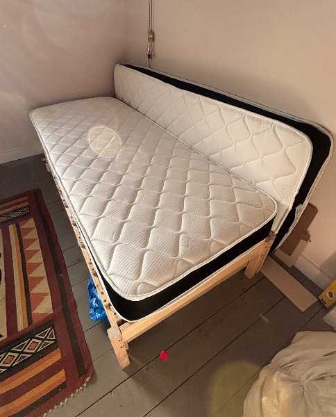 Pull out day bed and mattresses - like new