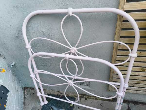 Single bed