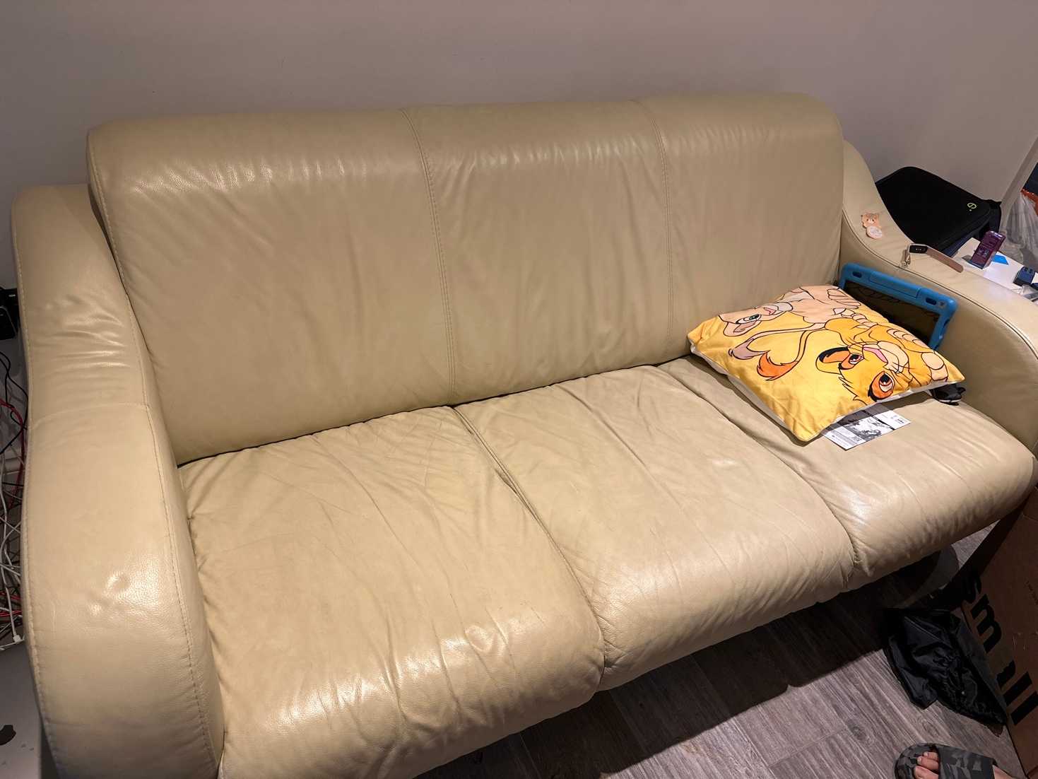 3 seat sofa collection 9am 28/10 only