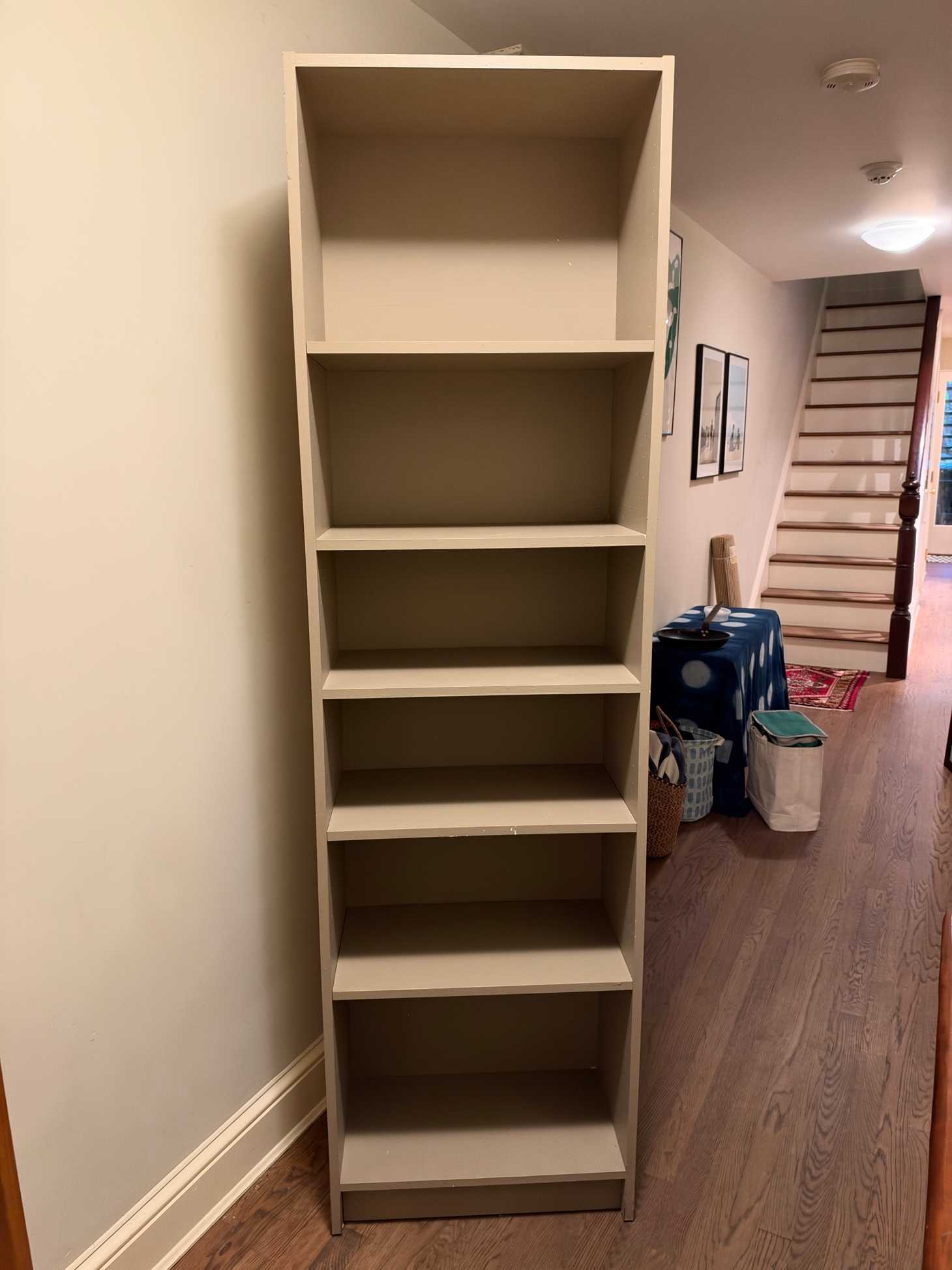 Narrow bookshelf