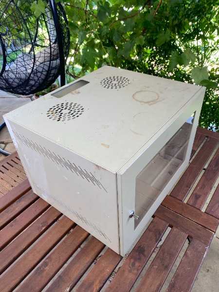 metal wall cabinet