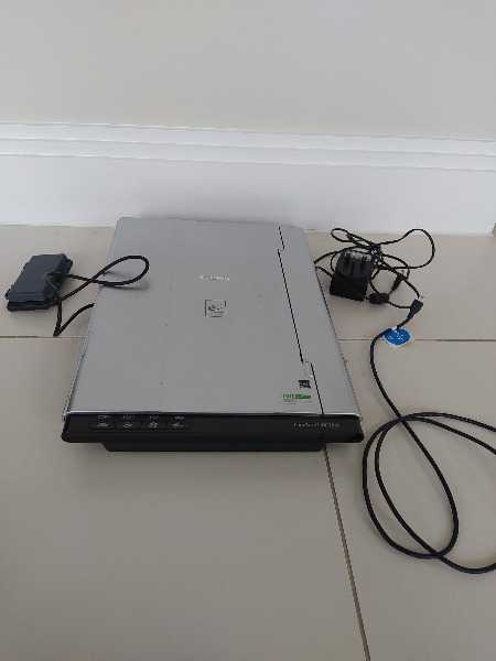 Canon Scanner (CanoScan LiDE 700F)
