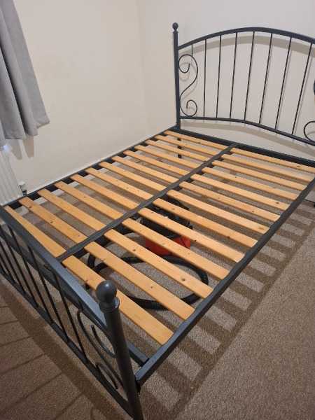 Double bed frame