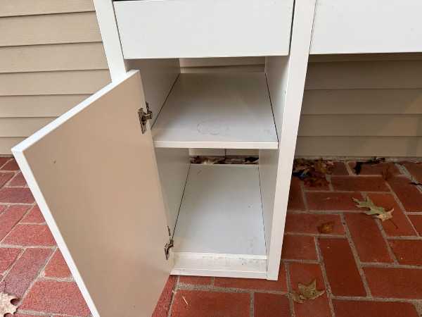 [PENDING PICKUP] Desk