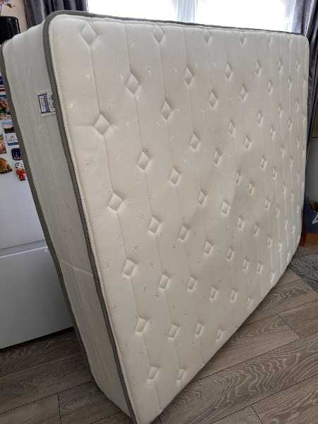 Novilla King Size Deep Mattress only a few months old