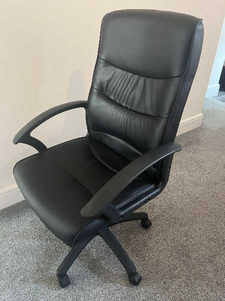 Ergonomic work chair and desk