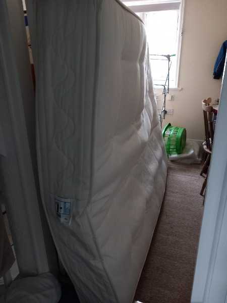 King size pocket sprung mattress