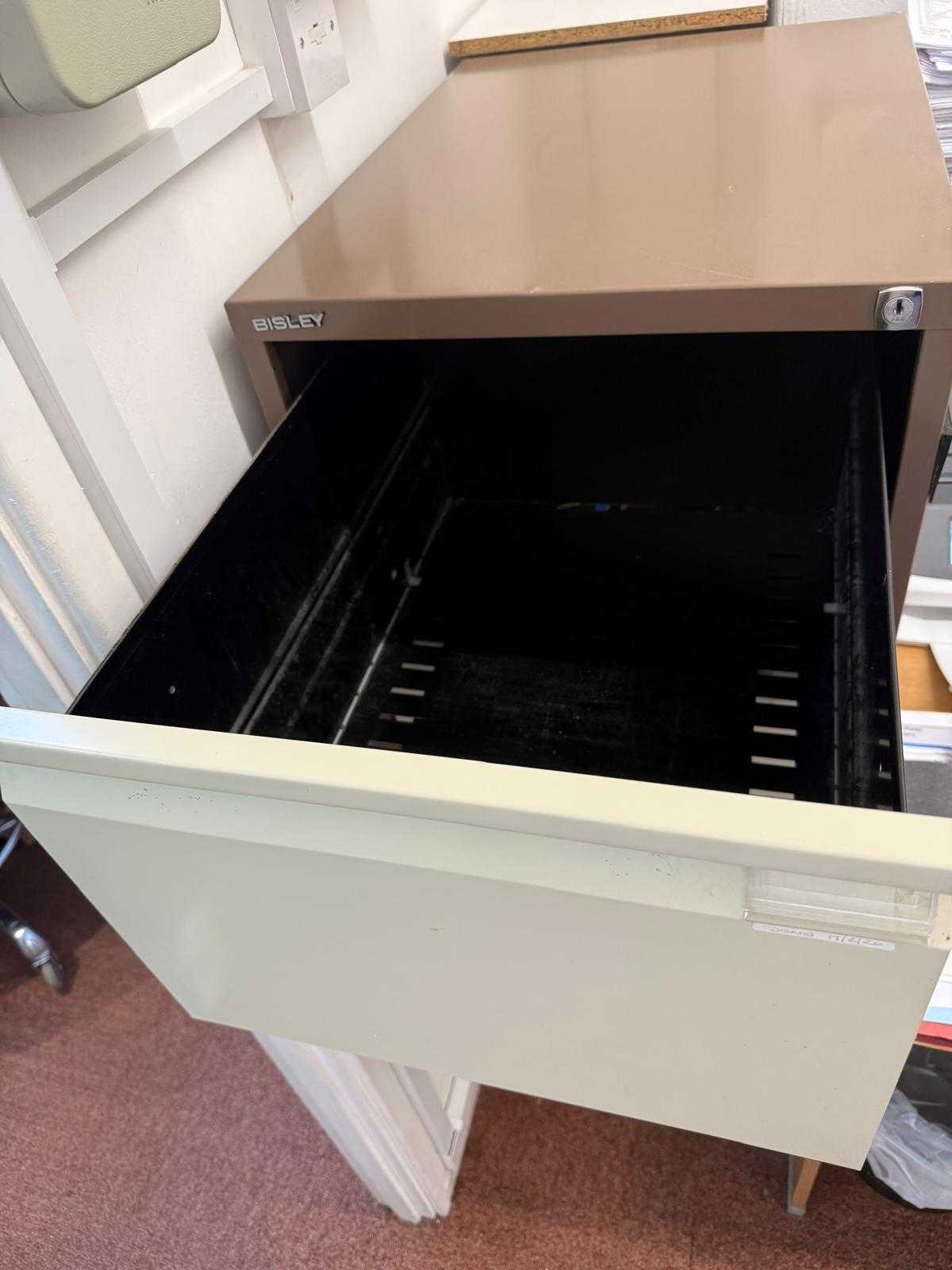 4 Drawer filing cabinet