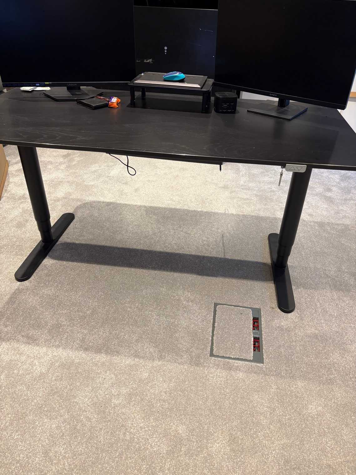3 Desks & 3 office chairs