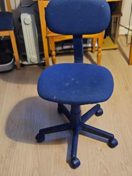 Desk chair