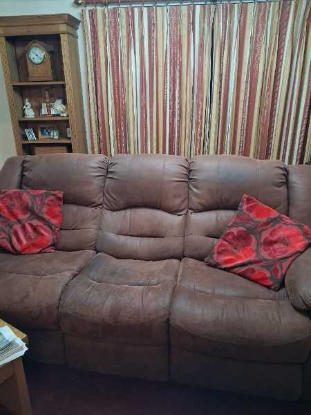 Recliner sofa