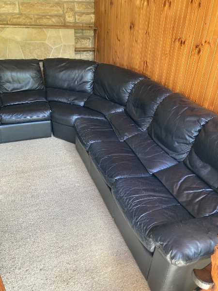 Leather corner lounge