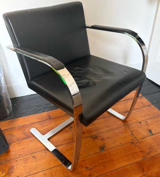 BLACK LEATHER AND CHROME CHAIR