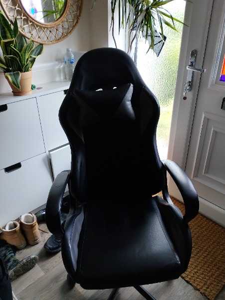 Gaming chair- needs attention