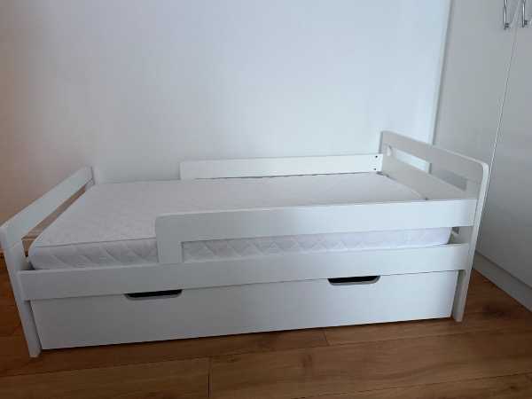 Toddler bed with mattress