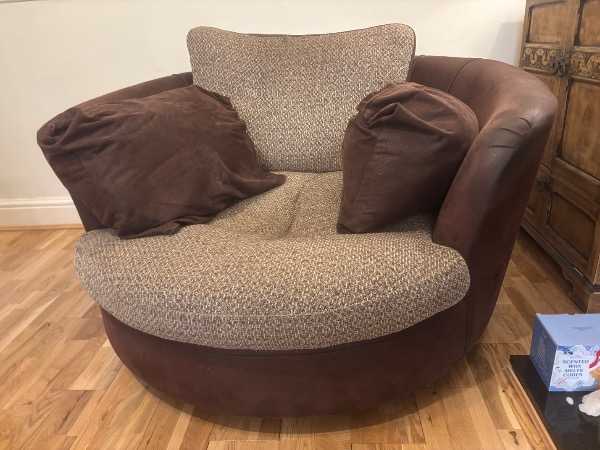Love cuddle chair