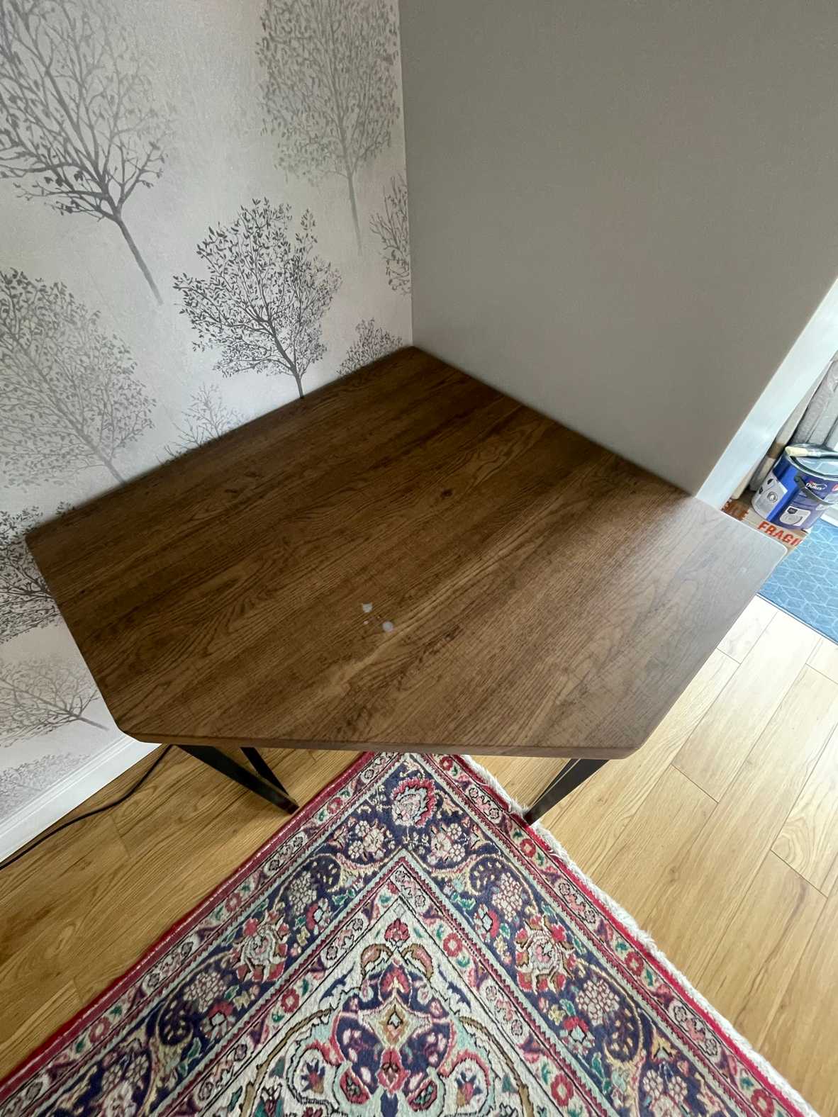Corner desk