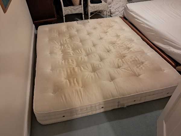 5ft 6 inch mattress with dip