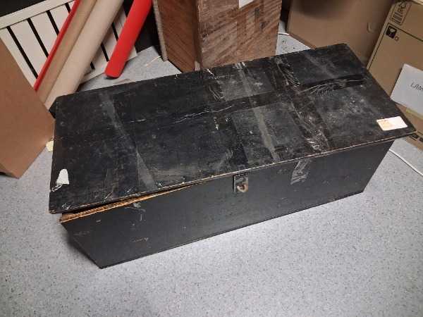 2x Wooden Chests
