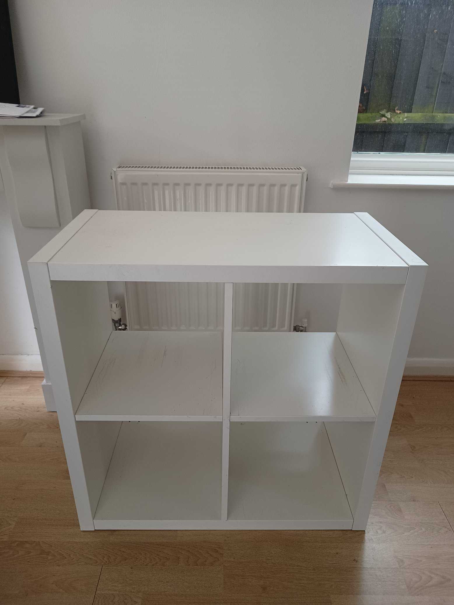 Shelving unit - freestanding