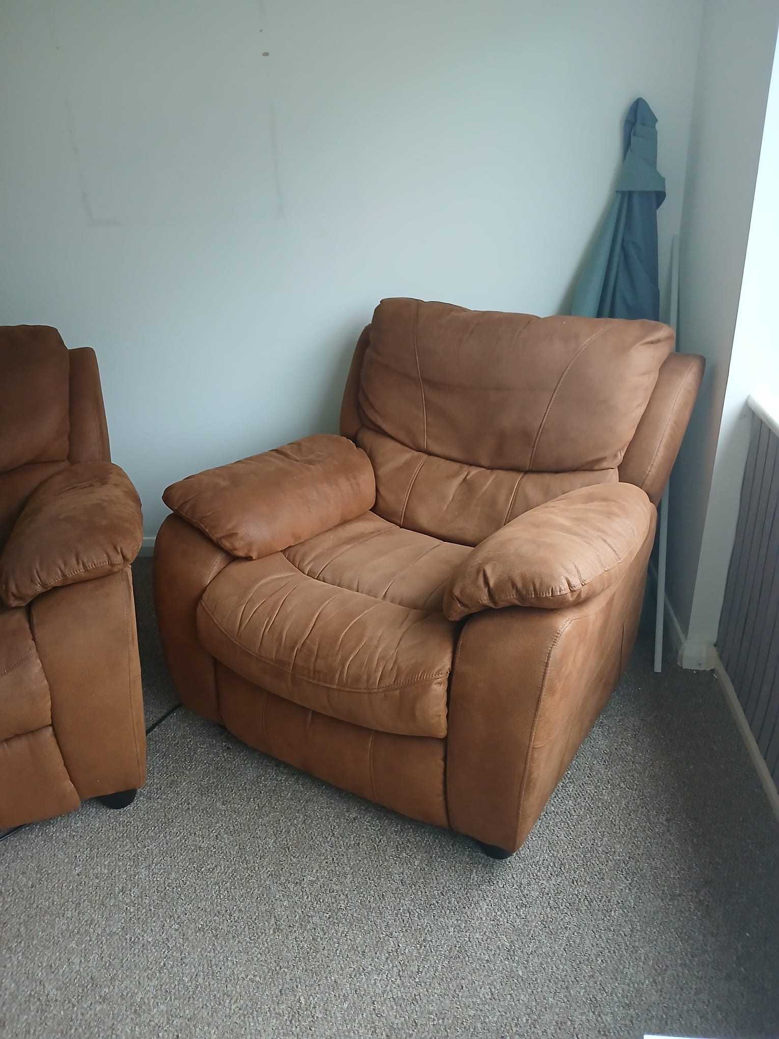 Sofa suite for free