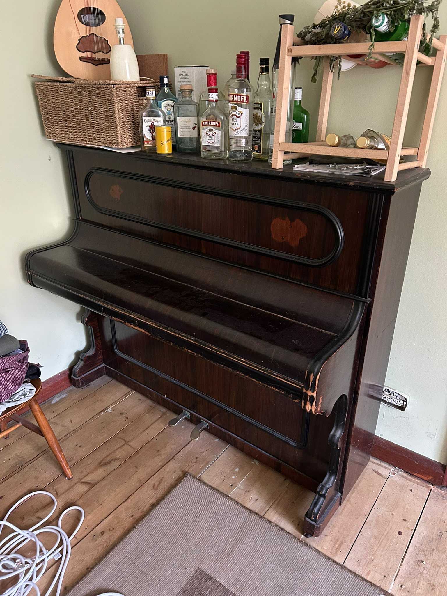 Working piano