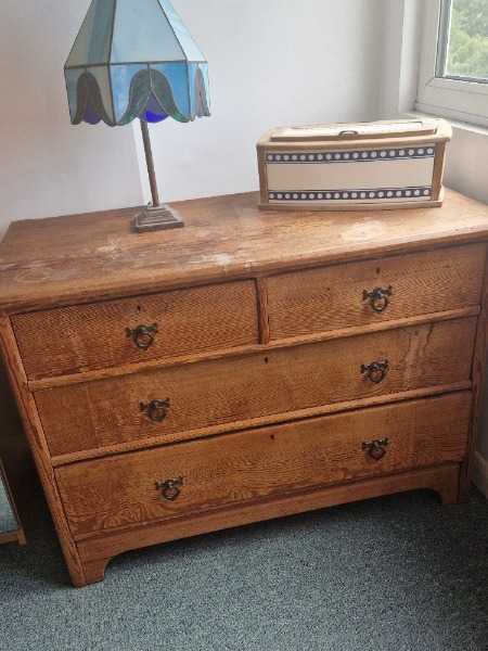 Chest of drawers