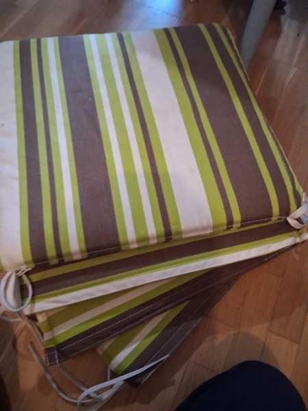 Seat cushions x4