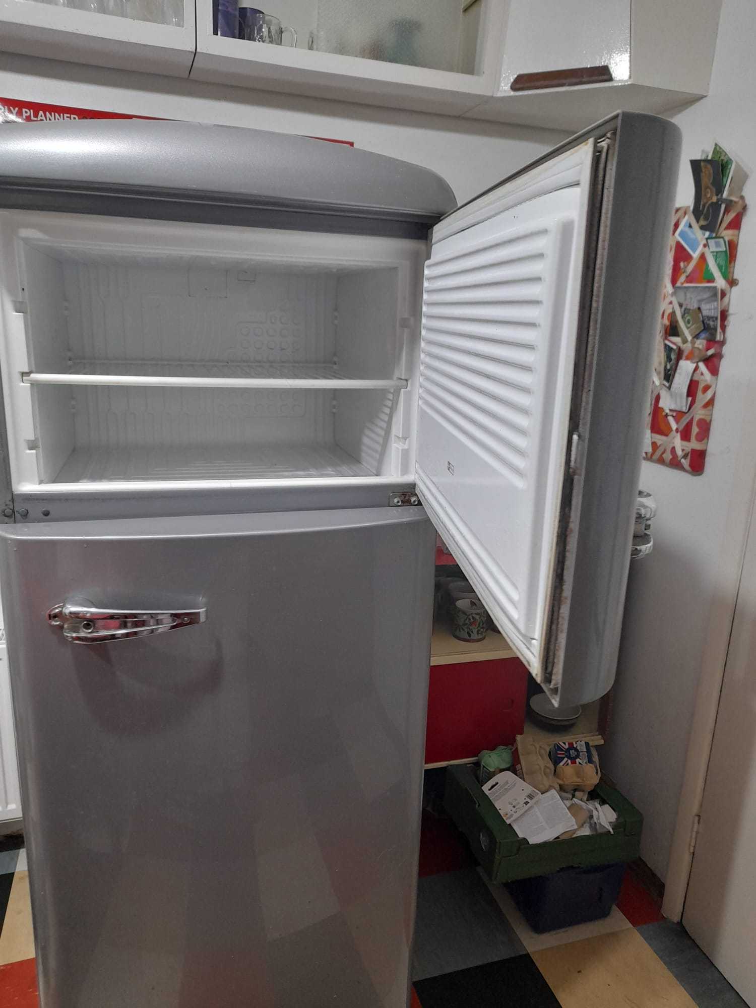 Freecycle: fridge freezer